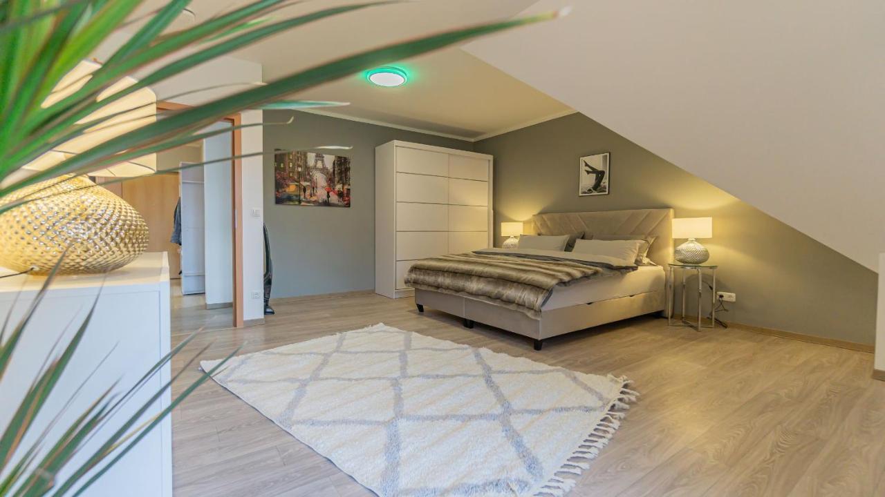 Altstadtapartment, 80 Qm,2 Schlafzimmer,Parkplatz,Netflix Cottbus Exterior foto